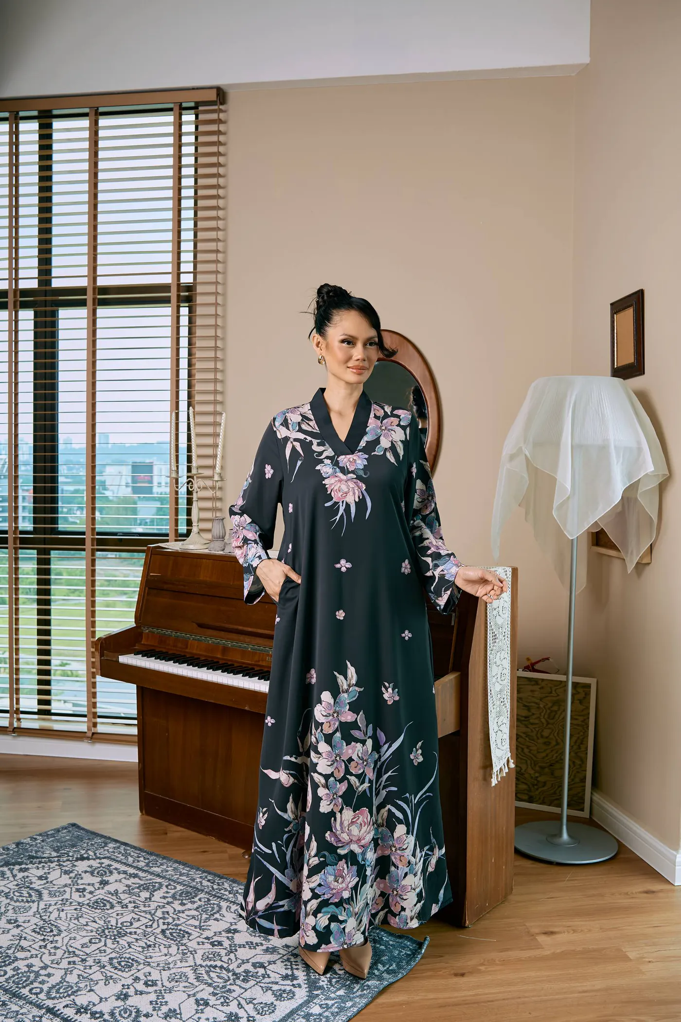 DILLA · SENJA in Black Batik, by the upright piano