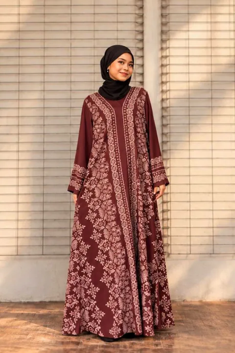 THALIA in Maroon Cream in Dusty Maroon